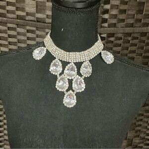 Elegant Silver Teardrop Necklace